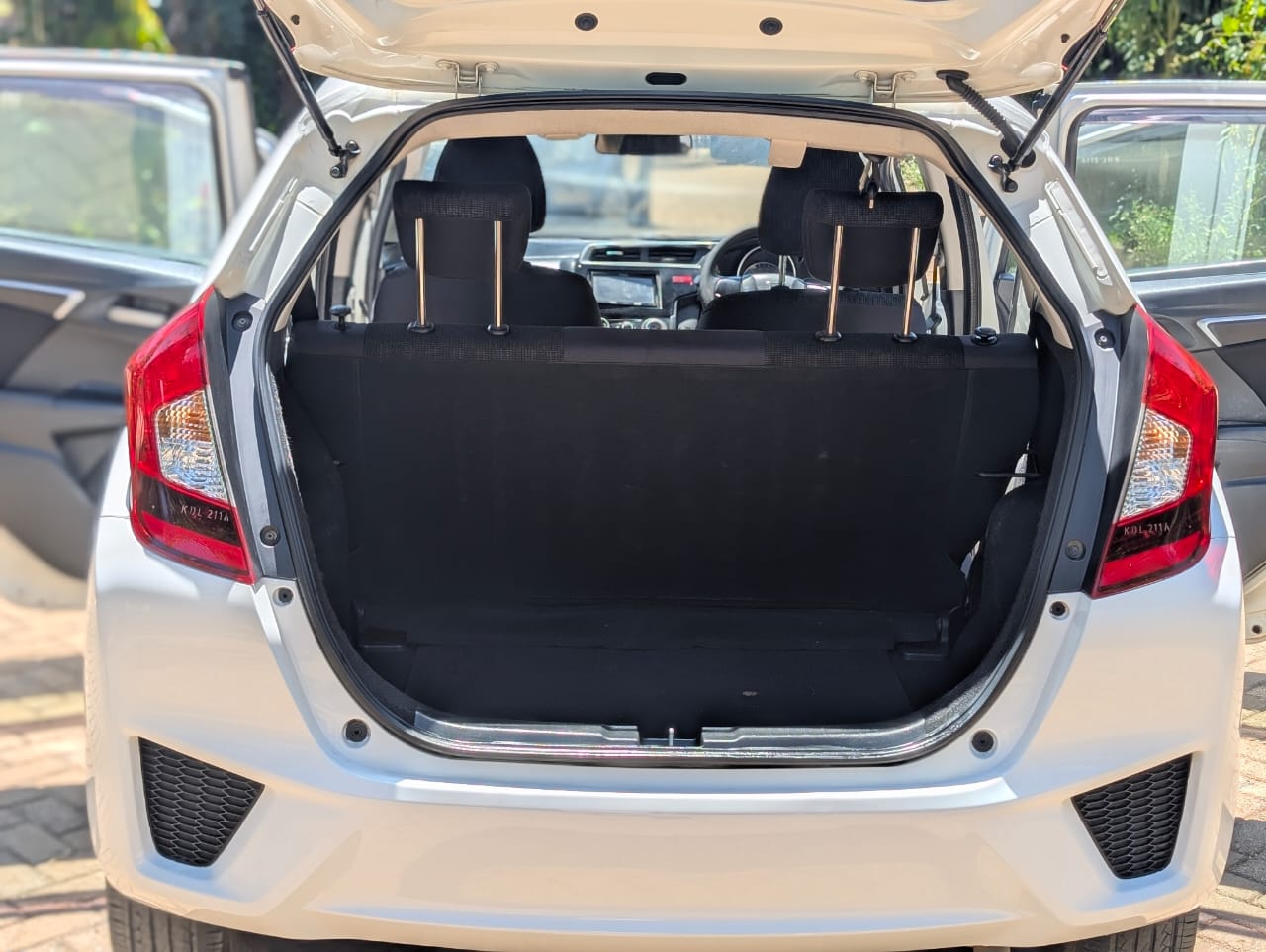 Used 2015 Honda FIT Hatchback(kadudu) for sale in Nairobi Kenya - Trust Rides - Thumbnail 3