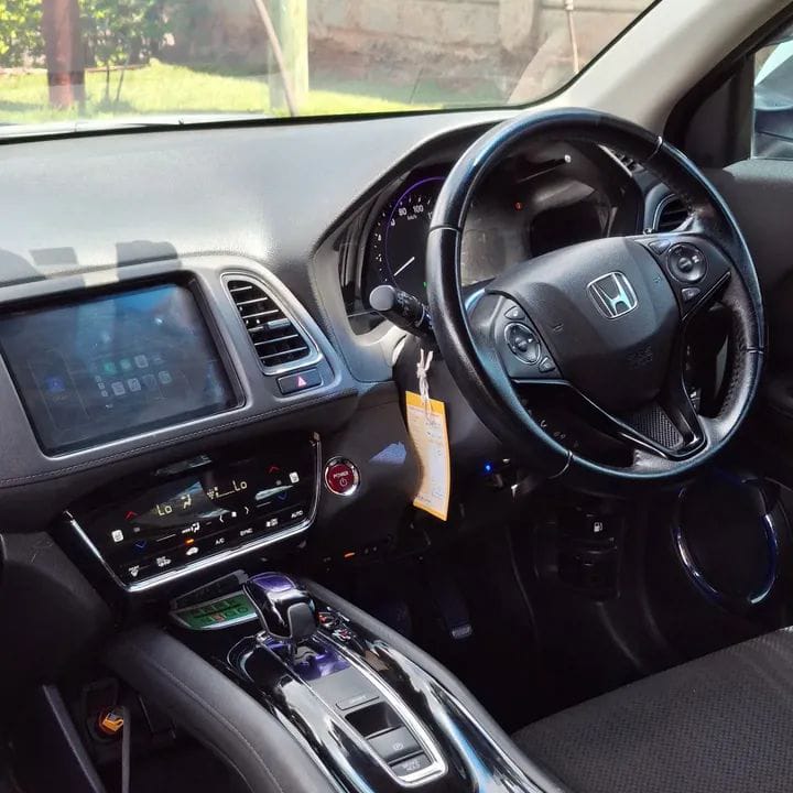 Used 2017 Honda VEZEL hybrid Crossover for sale in Nairobi Kenya - Trust Rides - Thumbnail 5