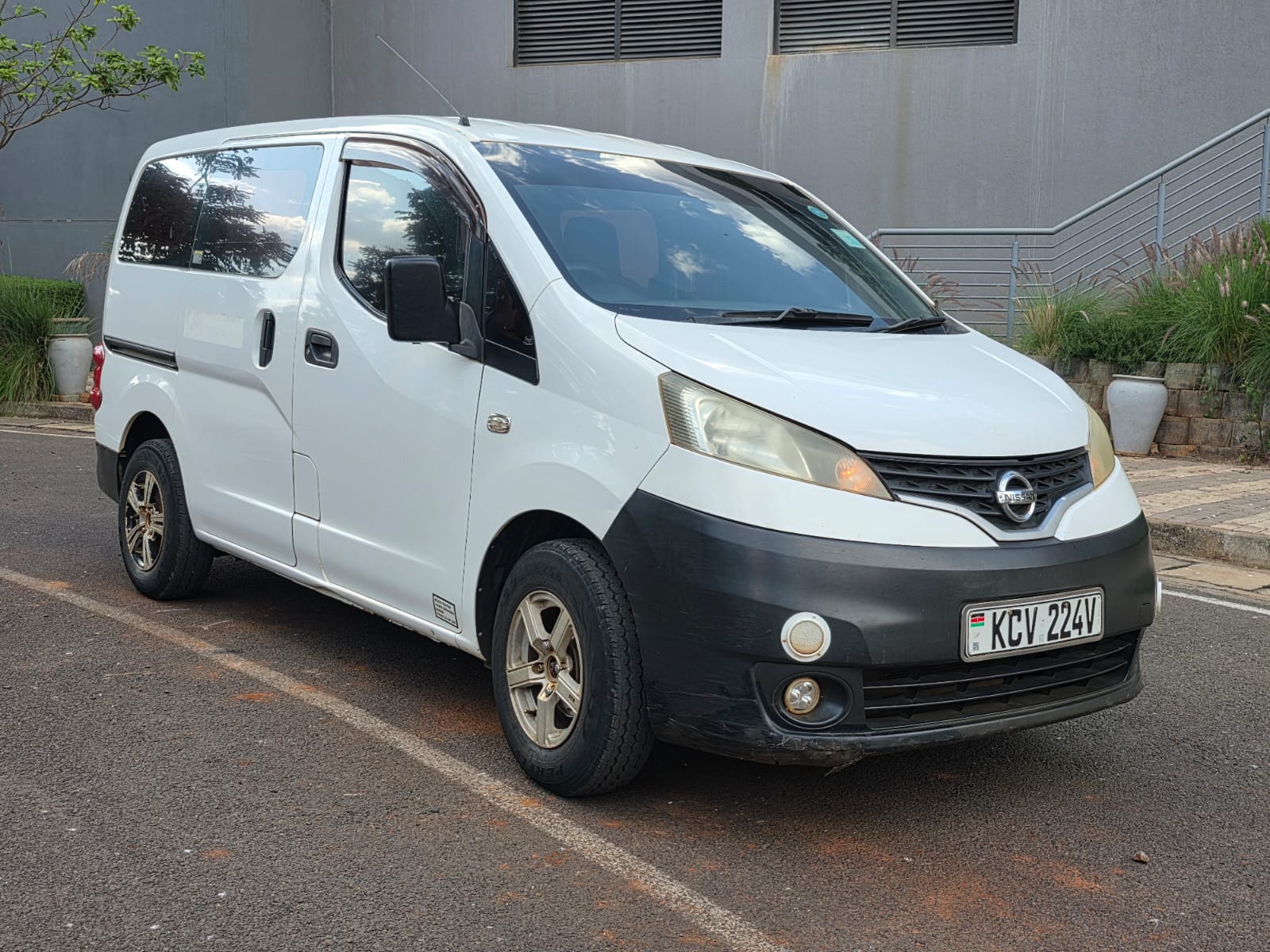 Used 2013 Nissan NV 200 Van for sale in Nairobi Kenya - Trust Rides - Thumbnail 3