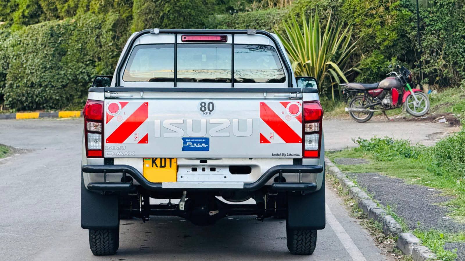 Used 2025 Isuzu DMAX Pickup / Double Cab for sale in Nairobi Kenya - Trust Rides - Thumbnail 6