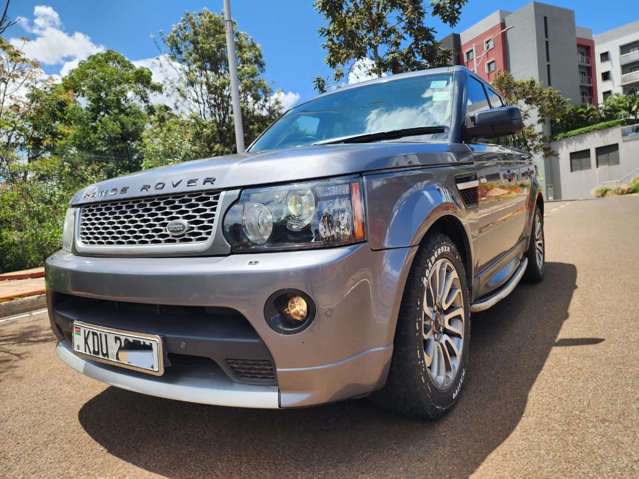 Used 2009 RANGE ROVER SPORT UTILITY SUV for sale in Nairobi Kenya - Trust Rides - Thumbnail 3