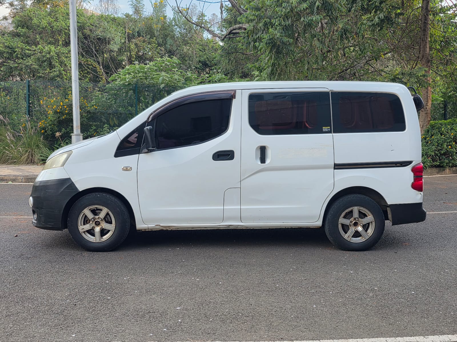 Used 2013 Nissan NV 200 Van for sale in Nairobi Kenya - Trust Rides - Thumbnail 4