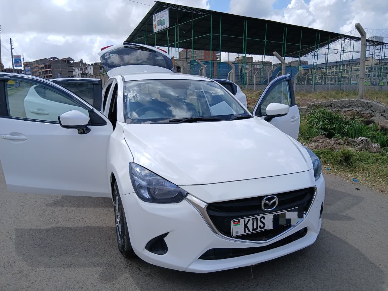 Used 2018 Mazda DEMIO Hatchback(kadudu) for sale in Nairobi Kenya - Trust Rides - Thumbnail 4