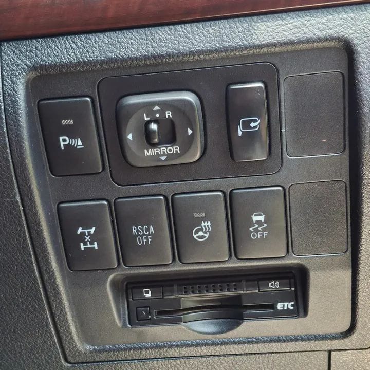 Used 2015 Toyota LAND CRUISER ZX V8 SUV for sale in Nairobi Kenya - Trust Rides - Thumbnail 9