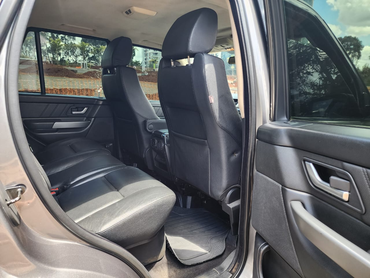 Used 2009 RANGE ROVER SPORT UTILITY SUV for sale in Nairobi Kenya - Trust Rides - Thumbnail 7