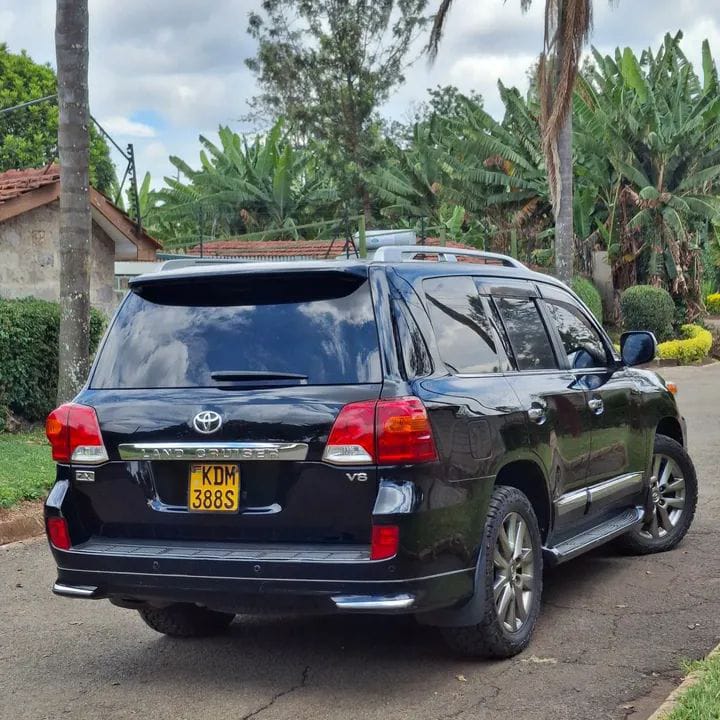 Used 2015 Toyota LAND CRUISER ZX V8 SUV for sale in Nairobi Kenya - Trust Rides - Thumbnail 3