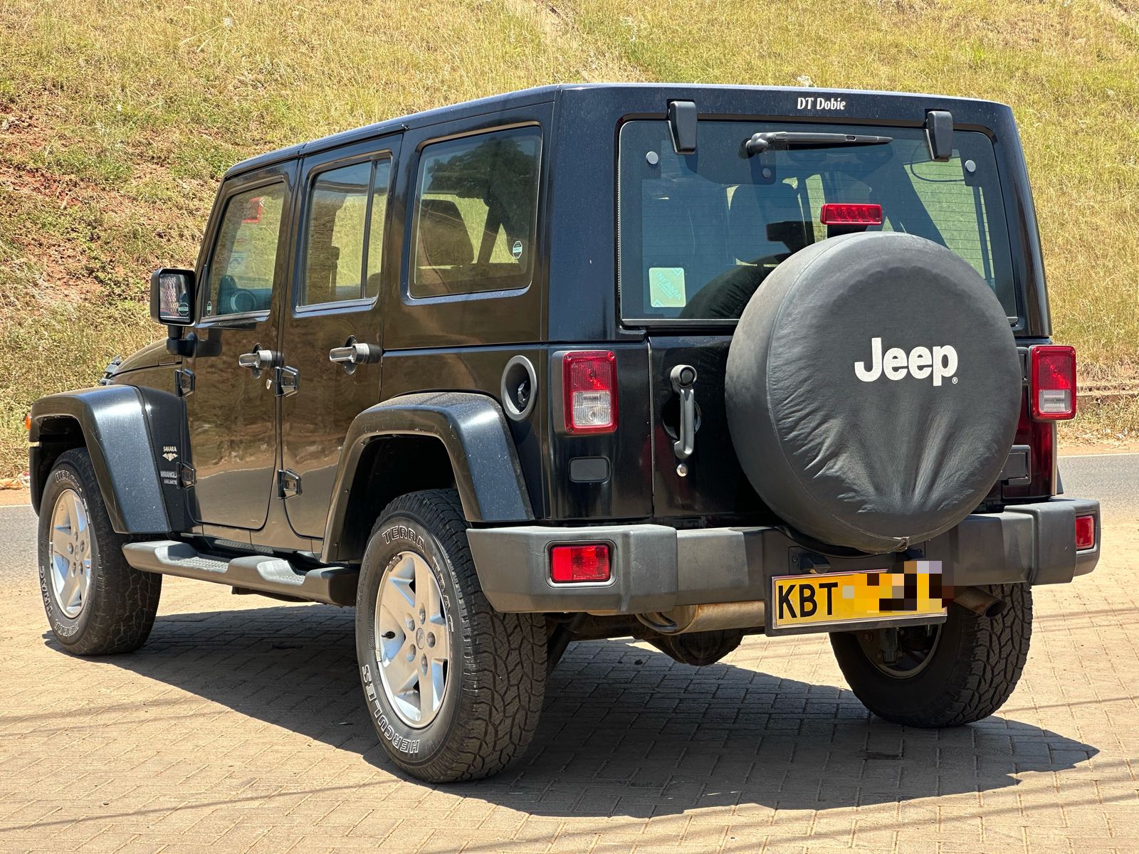 Used 2012 Jeep Wrangler Unlimited SAHARA SUV for sale in Nairobi Kenya - Trust Rides - Thumbnail 4