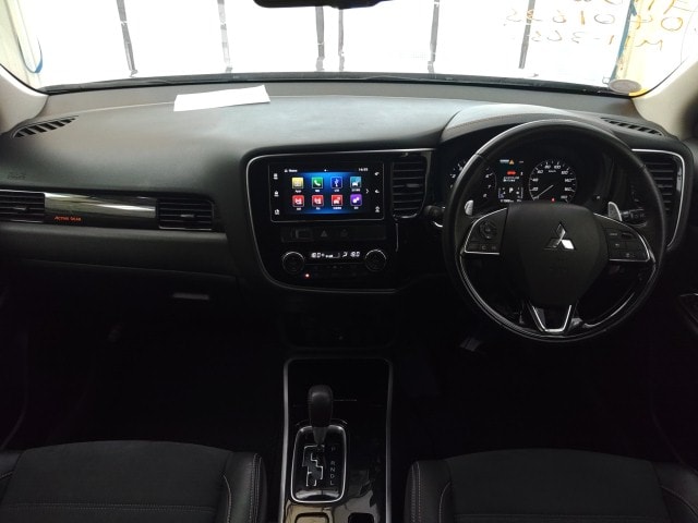 Used 2017 Mitsubishi OUTLANDER SUV for sale in Nairobi Kenya - Trust Rides - Thumbnail 11