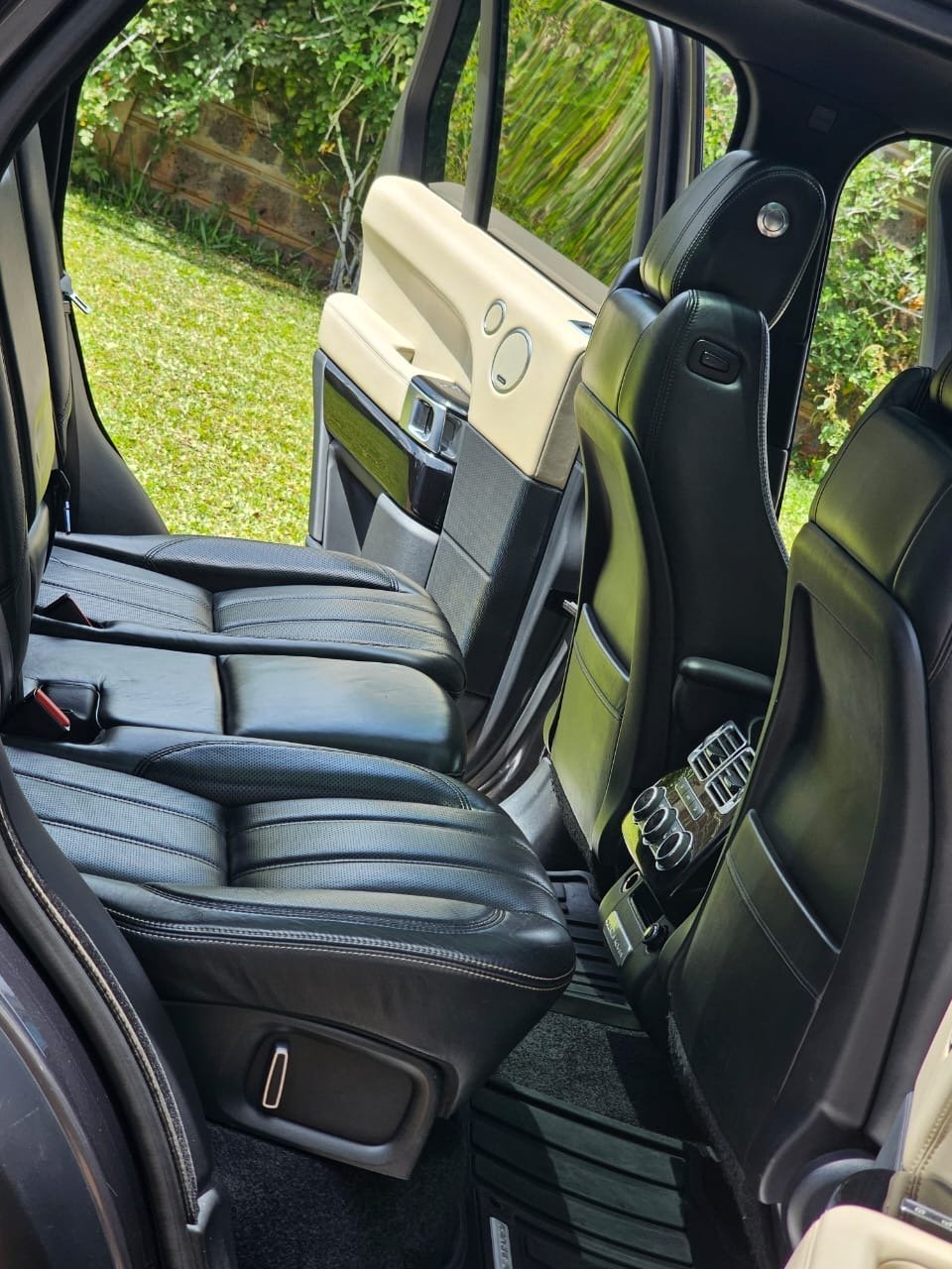 Used 2016 RANGE ROVER VOGUE SUV for sale in Nairobi Kenya - Trust Rides - Thumbnail 11