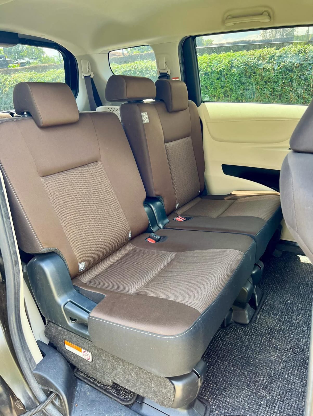 Used 2019 Toyota SIENTA Van / Minivan for sale in Nairobi Kenya - Trust Rides - Thumbnail 6