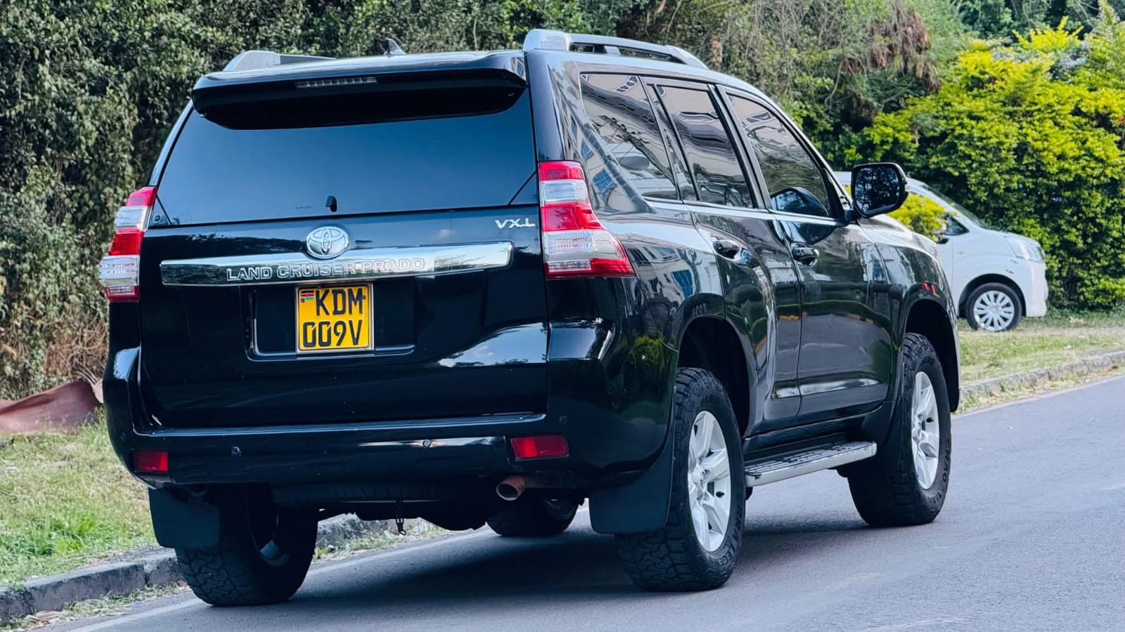 Used 2016 Toyota LAND CRUISER, PRADO VX-L SUV for sale in Nairobi Kenya - Trust Rides - Thumbnail 4