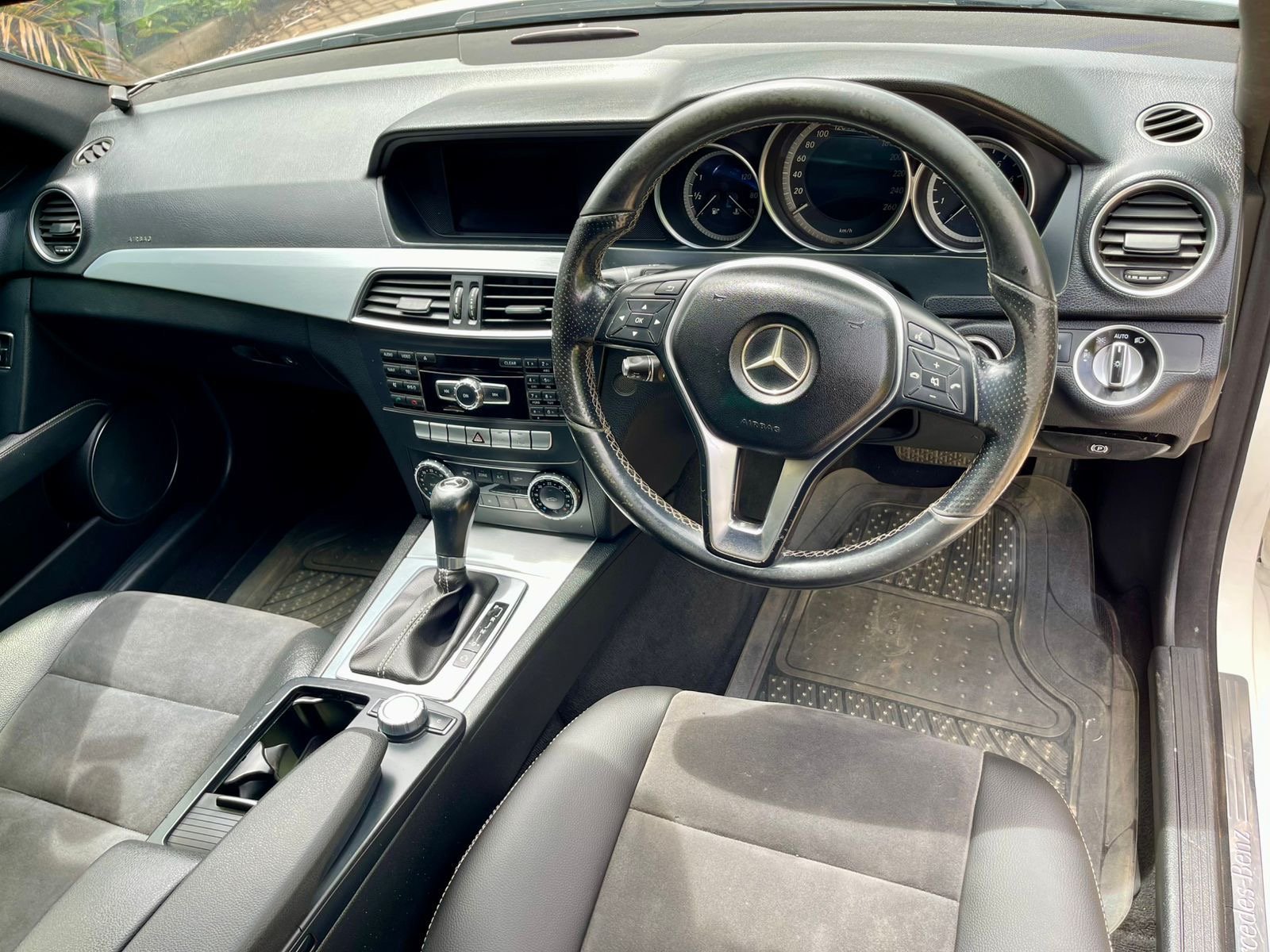 Used 2014 Mercedes-Benz C180 Sedan (Saloon) for sale in Nairobi Kenya - Trust Rides - Thumbnail 7