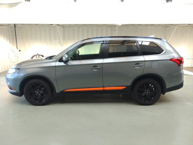 Used 2017 Mitsubishi OUTLANDER SUV for sale in Nairobi Kenya - Trust Rides - Thumbnail 5