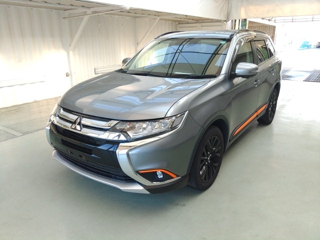 Used 2017 Mitsubishi OUTLANDER SUV for sale in Nairobi Kenya - Trust Rides - Thumbnail 3